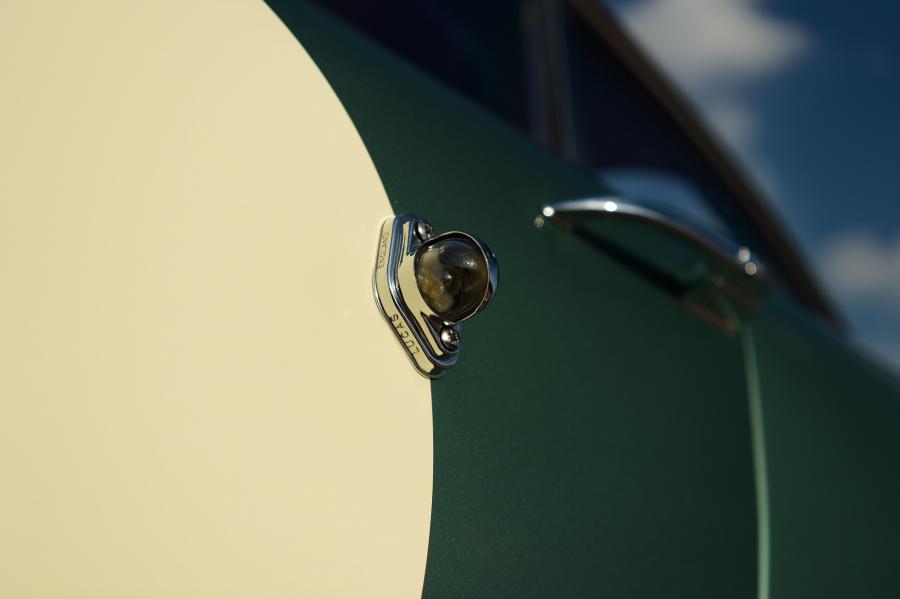 Детали экстерьера Aston Martin DB4 GT Continuation 2017 года  (WW) (фото 38 из 83)